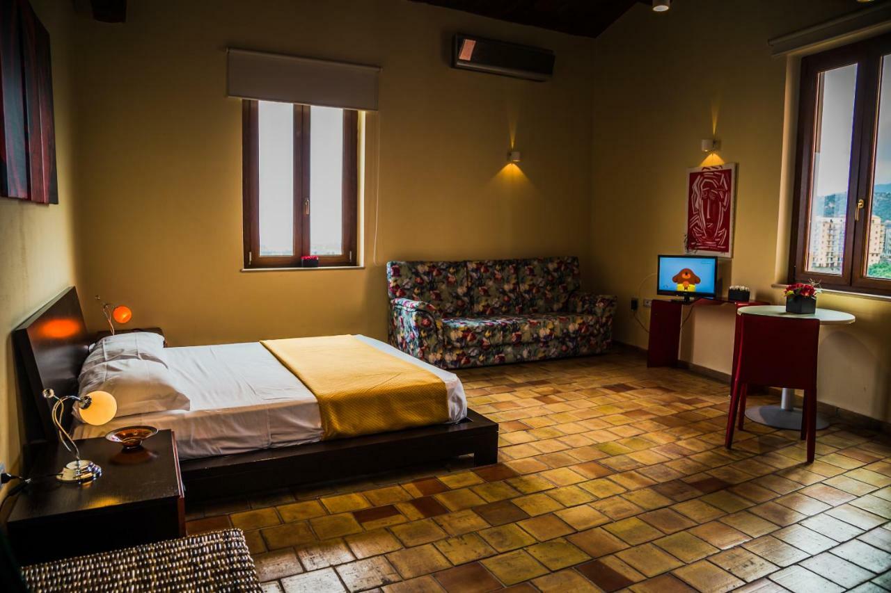 Relais Hotel Palazzo Castriota كوريليانو كالابرو المظهر الخارجي الصورة