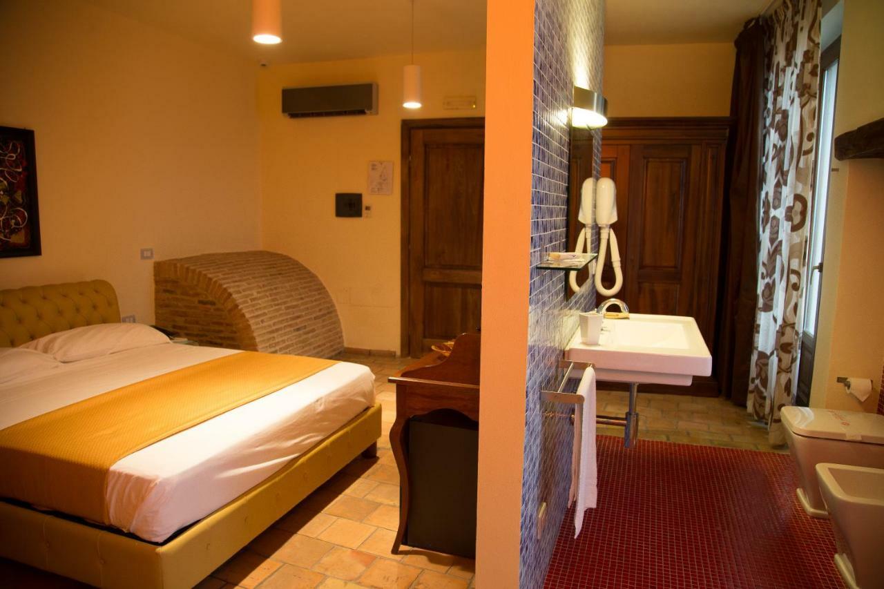 Relais Hotel Palazzo Castriota كوريليانو كالابرو المظهر الخارجي الصورة