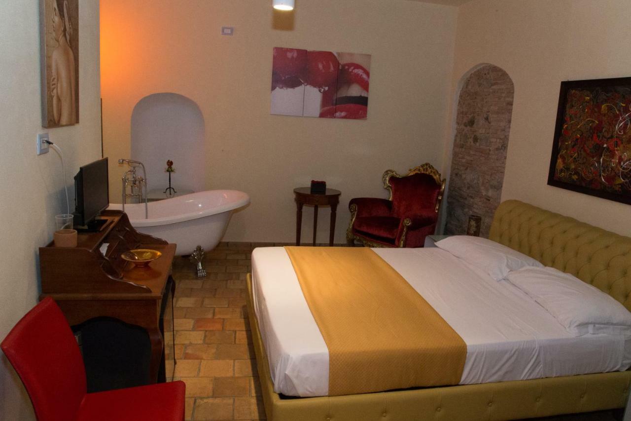 Relais Hotel Palazzo Castriota كوريليانو كالابرو المظهر الخارجي الصورة