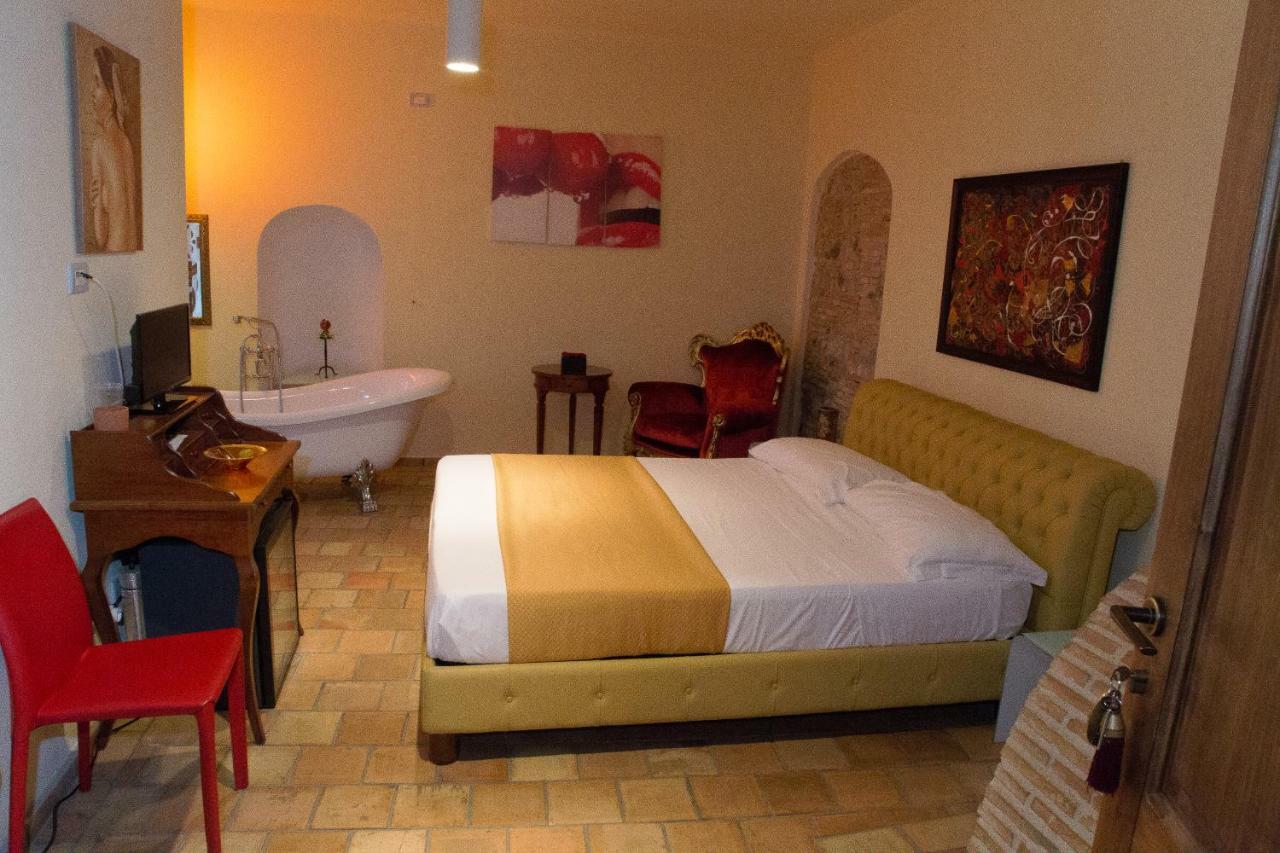 Relais Hotel Palazzo Castriota كوريليانو كالابرو المظهر الخارجي الصورة