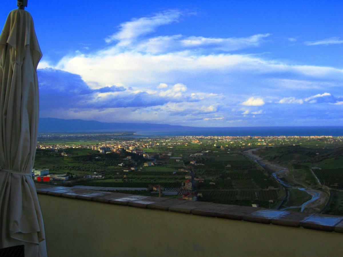 Relais Hotel Palazzo Castriota كوريليانو كالابرو المظهر الخارجي الصورة