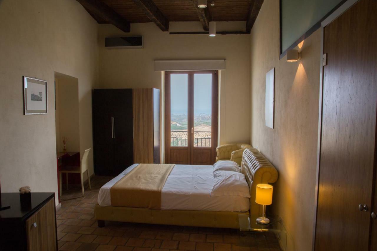 Relais Hotel Palazzo Castriota كوريليانو كالابرو المظهر الخارجي الصورة